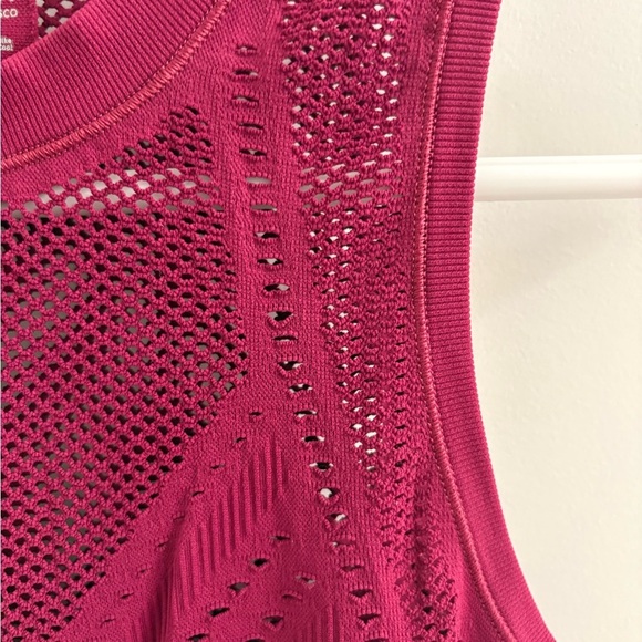 Athleta Oxygen Laser Cut Tank in Mulberry Size XS - Picture 9 of 15